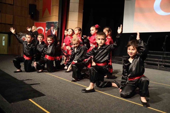 Miniklerden Yılsonu Gösterisi