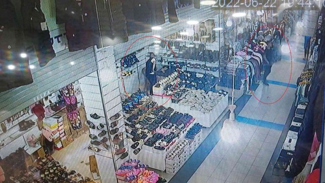 Samsun Yabancılar Çarşısı’nda İş Yerinden Para Hırsızlığı Kamerada