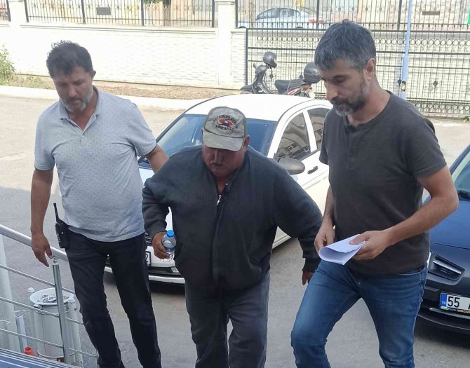 Oğlunu Tüfekle Vurdu