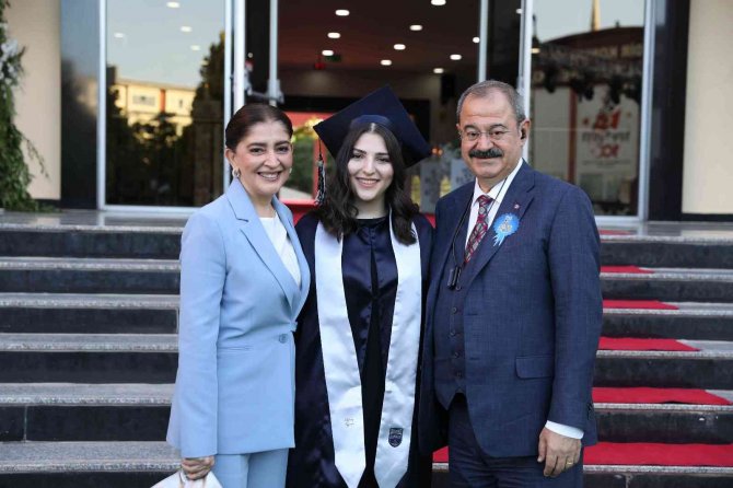 Sanko Okulları’nda Mezuniyet Heyecanı