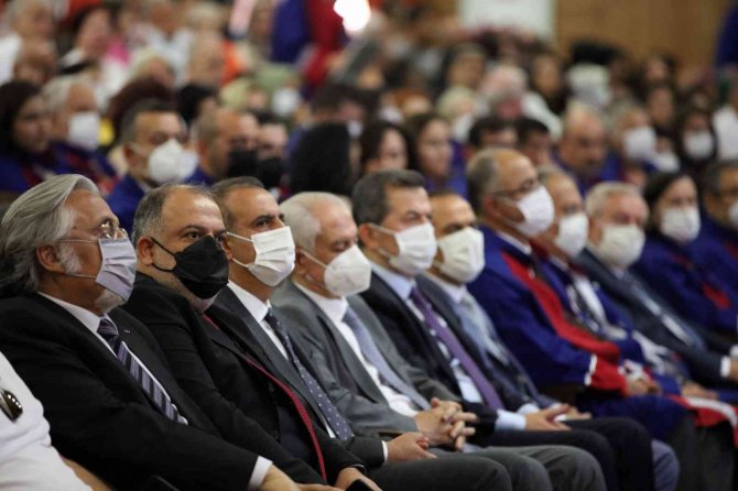 Sanko’da Tıp Fakültesi Öğrencileri Törenle Beyaz Önlük Giydi