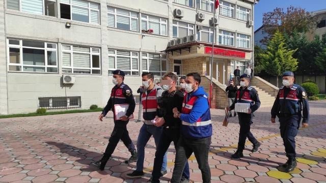 Sosyal Medyadan Eşine Arkadaşlık İsteği Gönderdiği İddiasıyla Kuzenini Öldürdü