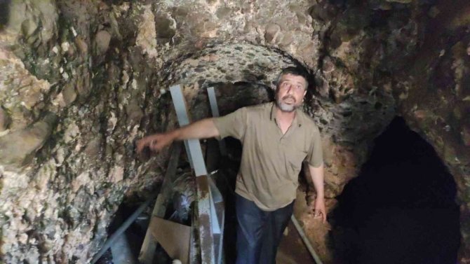 Çöken Yolda Roma Dönemi’ne Ait Tünel Ortaya Çıktı