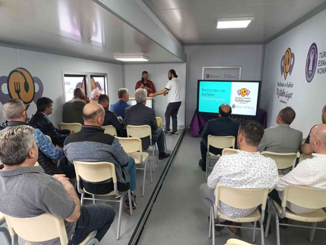 “Restoran Ve Kafeler Dijitalleşiyor Projesi” Eğitim Tırı Konya’da