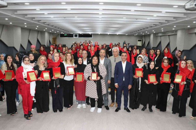 İ̇ranlı Kadın Kuaförlere Uygulamalı Eğitim