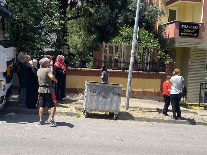 Kartal’da Ev Sahibi Ocakta Yemek Unuttu, Evi Yandı