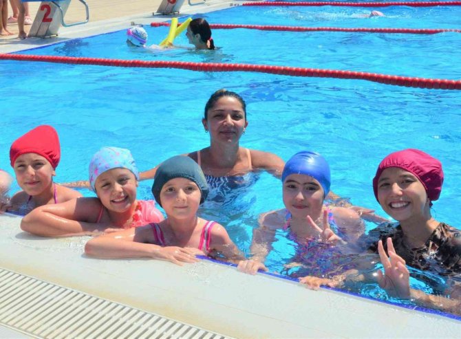 Yunusemre’de Havuzlar Cıvıl Cıvıl
