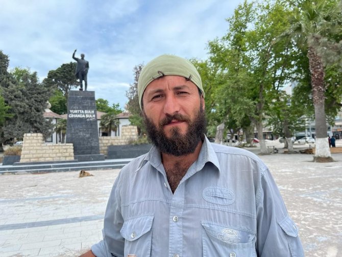 Doğa İçin Yoldaş İsimli Köpeğiyle Ülkeyi Geziyor