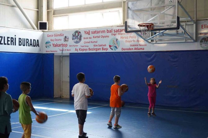 Çayırova’da Yaz Spor Okulları Başladı