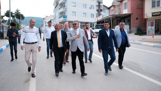 Ak Parti Çorum İ̇l Başkanı Ahlatcı: “Cumhurbaşkanımızın Karşısına Aday Çıkarmaya Cesaret Edemeyen Bu Yapay Masaya 16. Seçim Mağlubiyetini Cumhur İ̇ttifakı Olarak Yaşatacağız”
