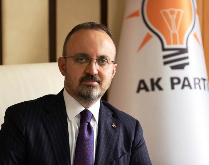 Ak Partili Turan: “Eğer Yanındakilerin Gökyüzüne Baktıklarında Gördükleri Helikopter Değilse, Ufo Muydu?”