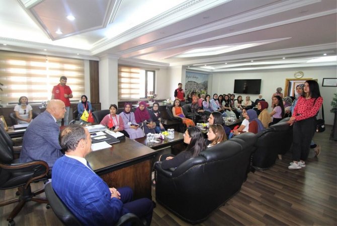 Samsunlu Öğrenciler Başkan Pekmezci İle Bir Araya Geldi