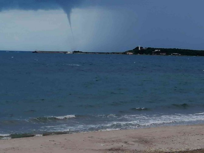 Kocaeli’de Deniz Ortasında Korkutan Hortum