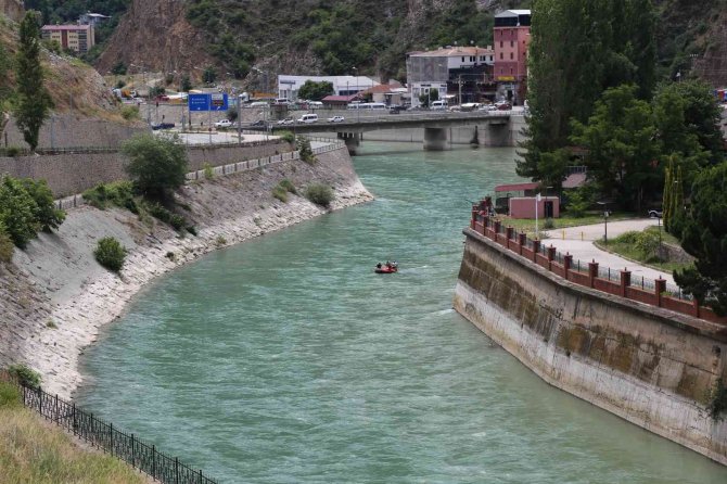 Çoruh Nehri’nde Rafting Botları Tekrar Suyla Buluştu