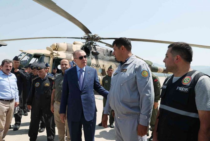Cumhurbaşkanı Recep Tayyip Erdoğan, İ̇çişleri Bakanı Süleyman Soylu, Tarım Ve Orman Bakanı Vahit Kirişci Ve Diğer İlgililerden Marmaris’te Devam Eden Orman Yangınına İlişkin Bilgi Aldı.