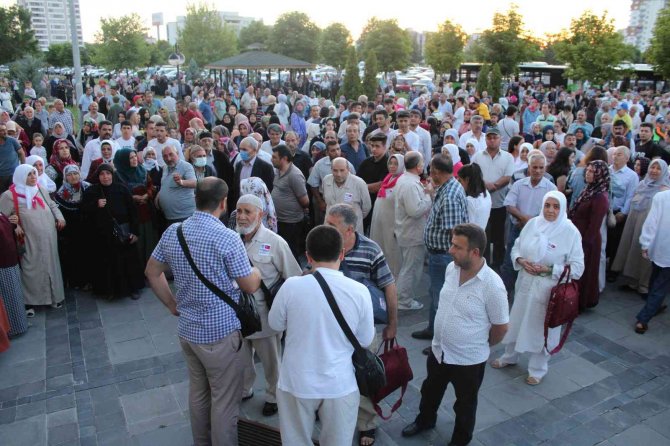 Kayseri’den 180 Kişi Kutsal Topraklara Gitti
