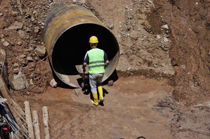 Aziziye Deresi’nde Altyapı Çalışmaları Devam Ediyor