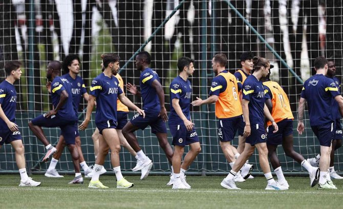 Fenerbahçe’de Yeni Sezon Hazırlıkları Sürüyor