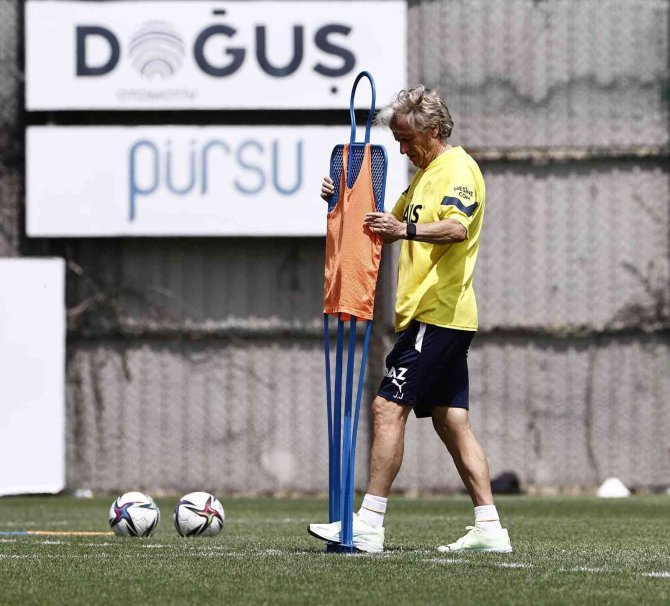 Fenerbahçe’de Yeni Sezon Hazırlıkları Sürüyor