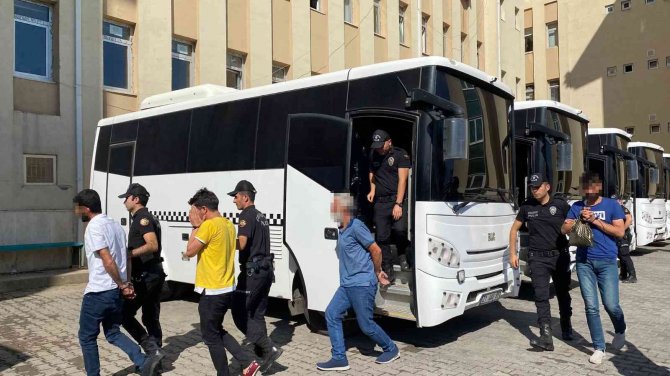 Diyarbakır’da Baron Ve Baroniçelerin Olduğu 46 Şüpheli Adliyeye Çıkartıldı
