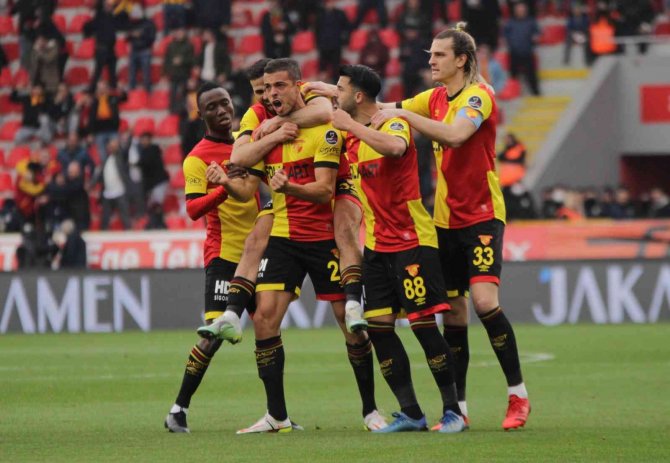 Göztepe’de Di Santo Ayrıldı