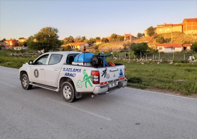 İ̇laçlama Ekipleri 7/24 Saat Sokakta