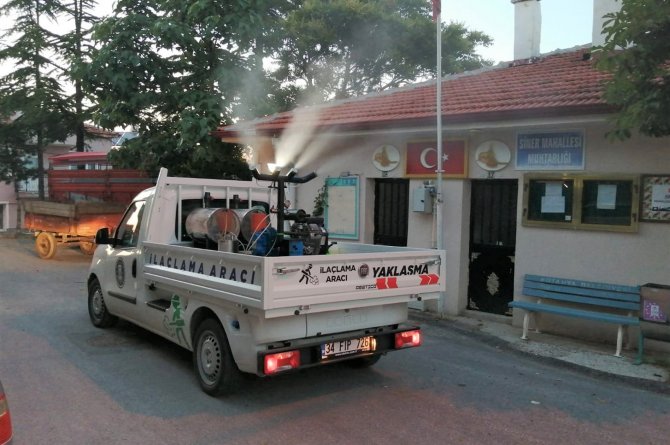 İ̇laçlama Ekipleri 7/24 Saat Sokakta