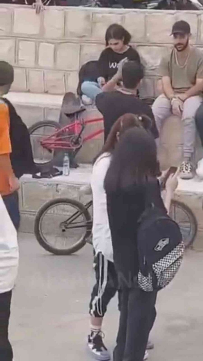 İ̇ran’da Kaykay Etkinliğinde 5 Kişi Gözaltına Alındı