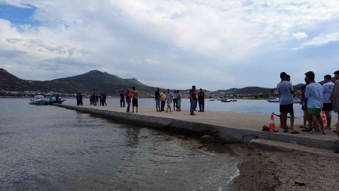İ̇zmir’de 17 Yaşındaki Genç Denizde Boğuldu