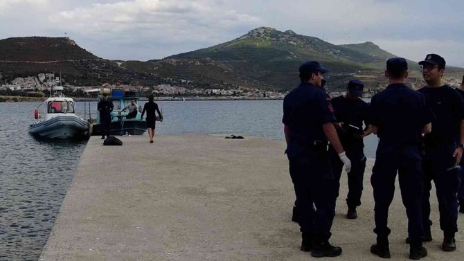 İ̇zmir’de 17 Yaşındaki Genç Denizde Boğuldu