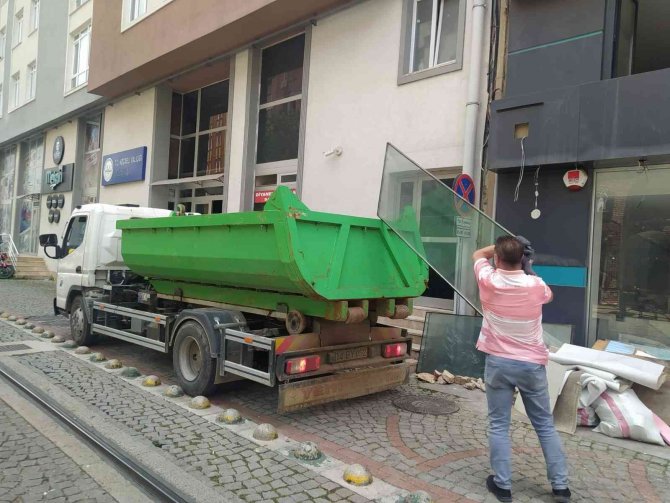 İ̇zmit’te Her Ay 40 Ton Atık Cam Geri Dönüşüme Kazandırılıyor