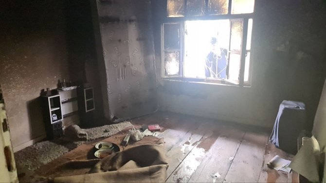 Yangın Çıkan Evde İki Kuş Telef Oldu