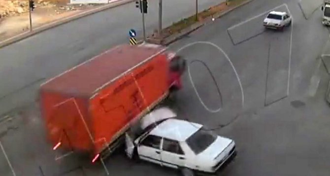 Gaziantep’te Trafik Kazaları Kamerada