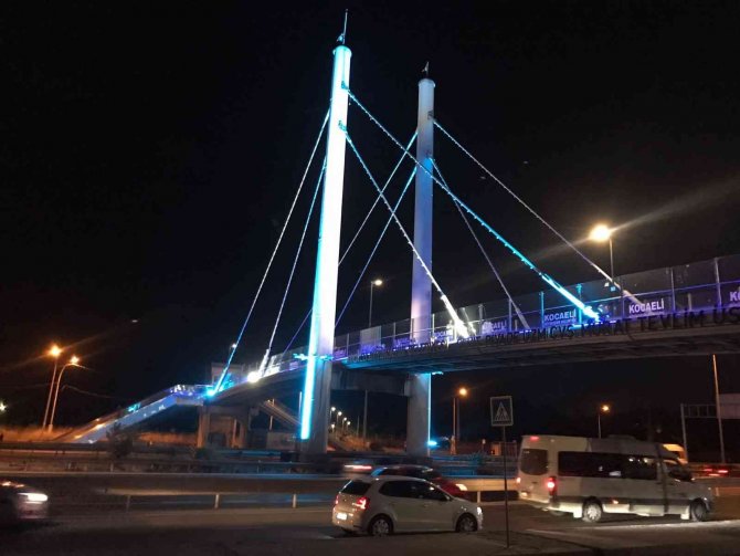 Gebze’nin Üst Geçitlerine Görsel Aydınlatma