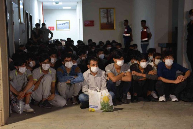Kocaeli’de 136 Düzensiz Göçmen Ülkesine Gönderildi