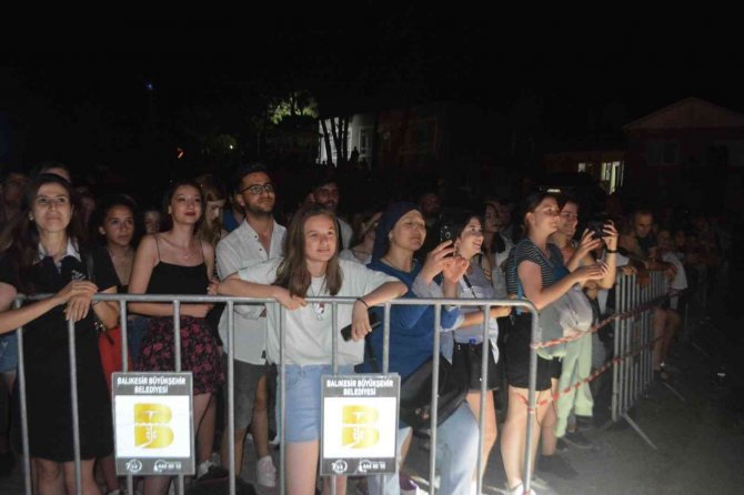 Ayvalık’ta Deniz Seviyesi Tiyatro Festivali Başladı