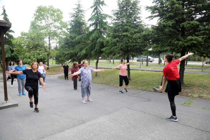 Küçükçekmeceliler, Güne Sabah Sporuyla Başlıyor