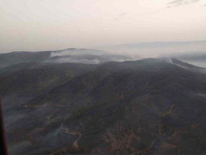 Marmaris Yangınına 38 Helikopter, 15 Uçakla Müdahale Devam Ediyor
