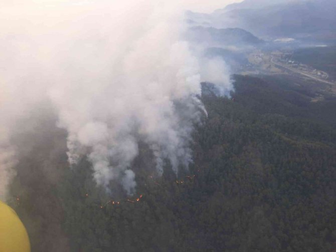 Marmaris Yangınına 38 Helikopter, 15 Uçakla Müdahale Devam Ediyor