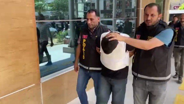 İ̇zmir’deki 2 Ayrı Cinayetin Zanlıları Tutuklandı
