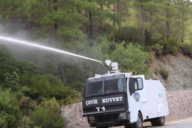 Toma’lar Alevlere Müdahale İçin Teyakkuzda Bekliyor