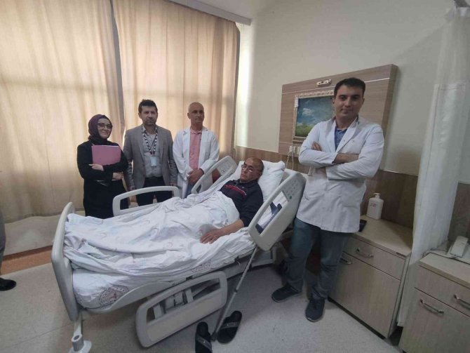 Niğde’de 3d Yazıcıdan Yapılan Yapay Kemik Başlığı Hastaya Uygulandı