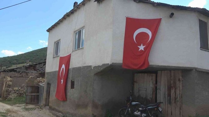 Şehit Annesi İstedi Köyüne Baz İstasyonu Kuruldu