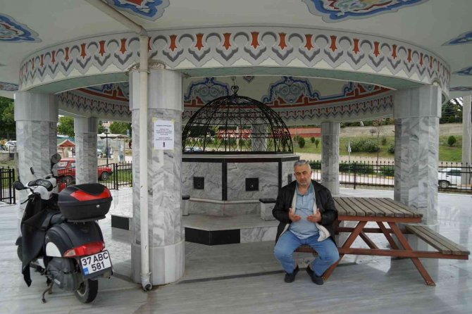 Cami Cemaati Şadırvanın Musluklarının Çalındığını Görünce Şaşkına Döndü