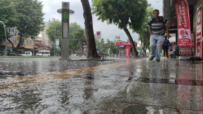 Sakarya’da Sağanak Etkili Oldu: Vatandaşlar Islanmaktan Kurtulamadı