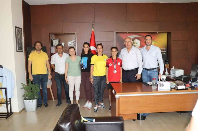 Başkan Tuncel Söke’nin Başarılı Atletlerini Unutmadı