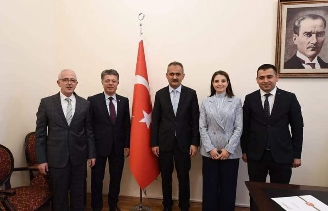 Selendi’de Nitelikli Okul Sevinci