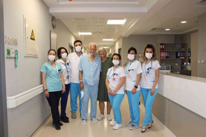 Nefroloji Uzmanı Doç. Dr. Ok: “İ̇leri Yaş Böbrek Nakline Engel Değil”