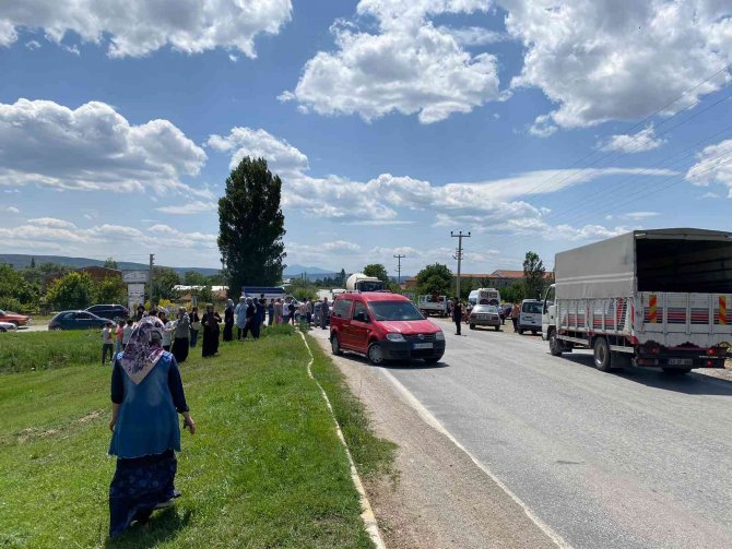 Tavşanlı’da Motosiklet İle Otomobil Çarpıştı: 2 Yaralı