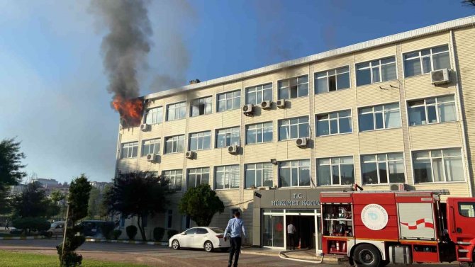 Kaymakamlıkta Korkutan Yangın